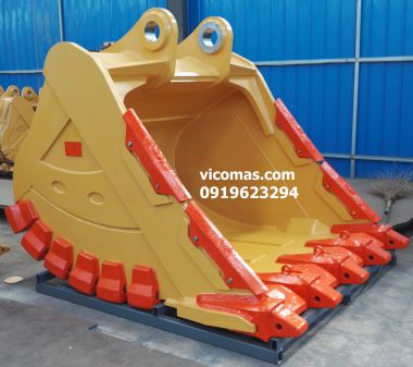 GÀU LÀM ĐÁ MÁY ĐÀO PC800, 3,4M3 / ROCK BUCKET PC800