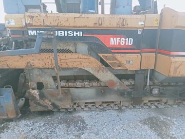 Máy rải nhựa MITSUBISHI  MF61D, bàn là 6m.  Đã bán