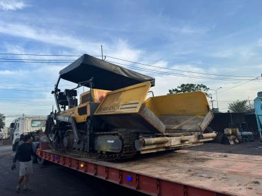 Máy rải Blaw-Knox PF5510, bánh sắt, Nước SX: USA, bàn là 6m.